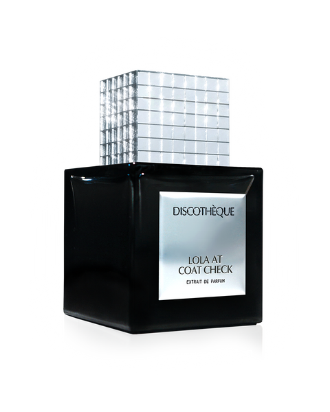 LOLA AT COAT CHECK: THE EXTRAIT